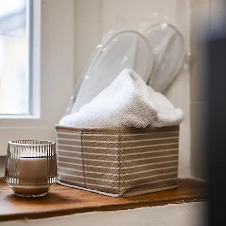 Emilia Academy Apartamento *