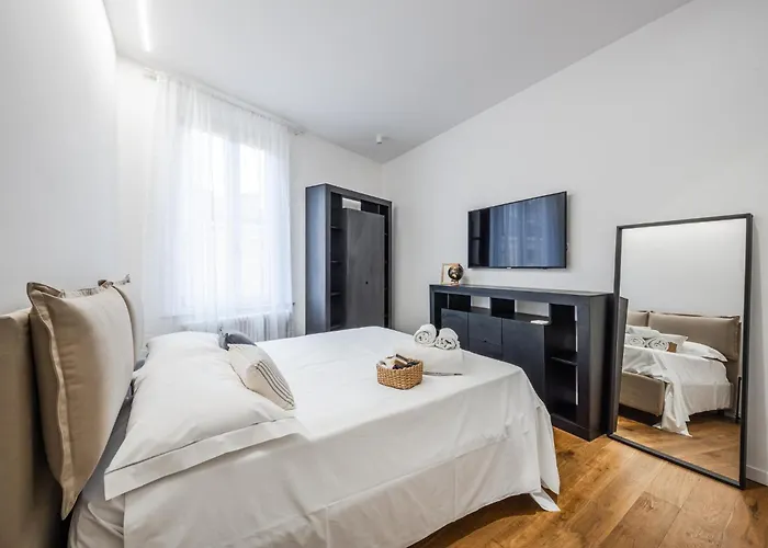 Emilia Academy Apartmán *